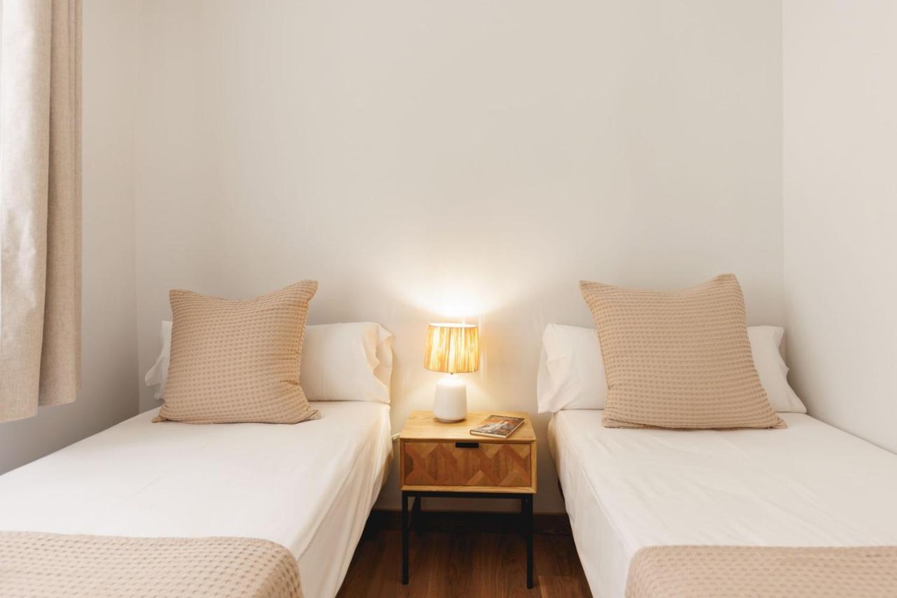Bravissimo Figuerola, Spacious 3-Bedroom Apartment Girona Luaran gambar