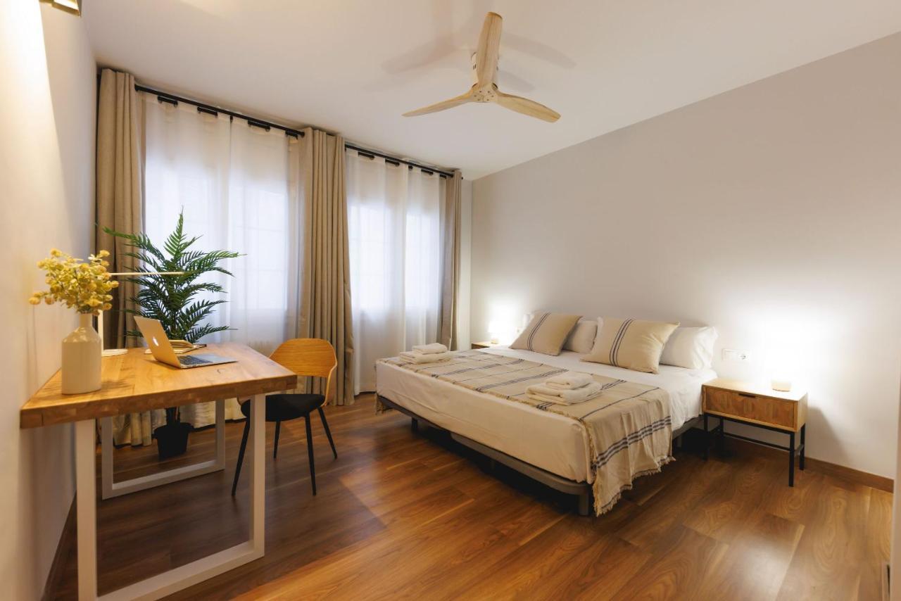 Bravissimo Figuerola, Spacious 3-Bedroom Apartment Girona Luaran gambar